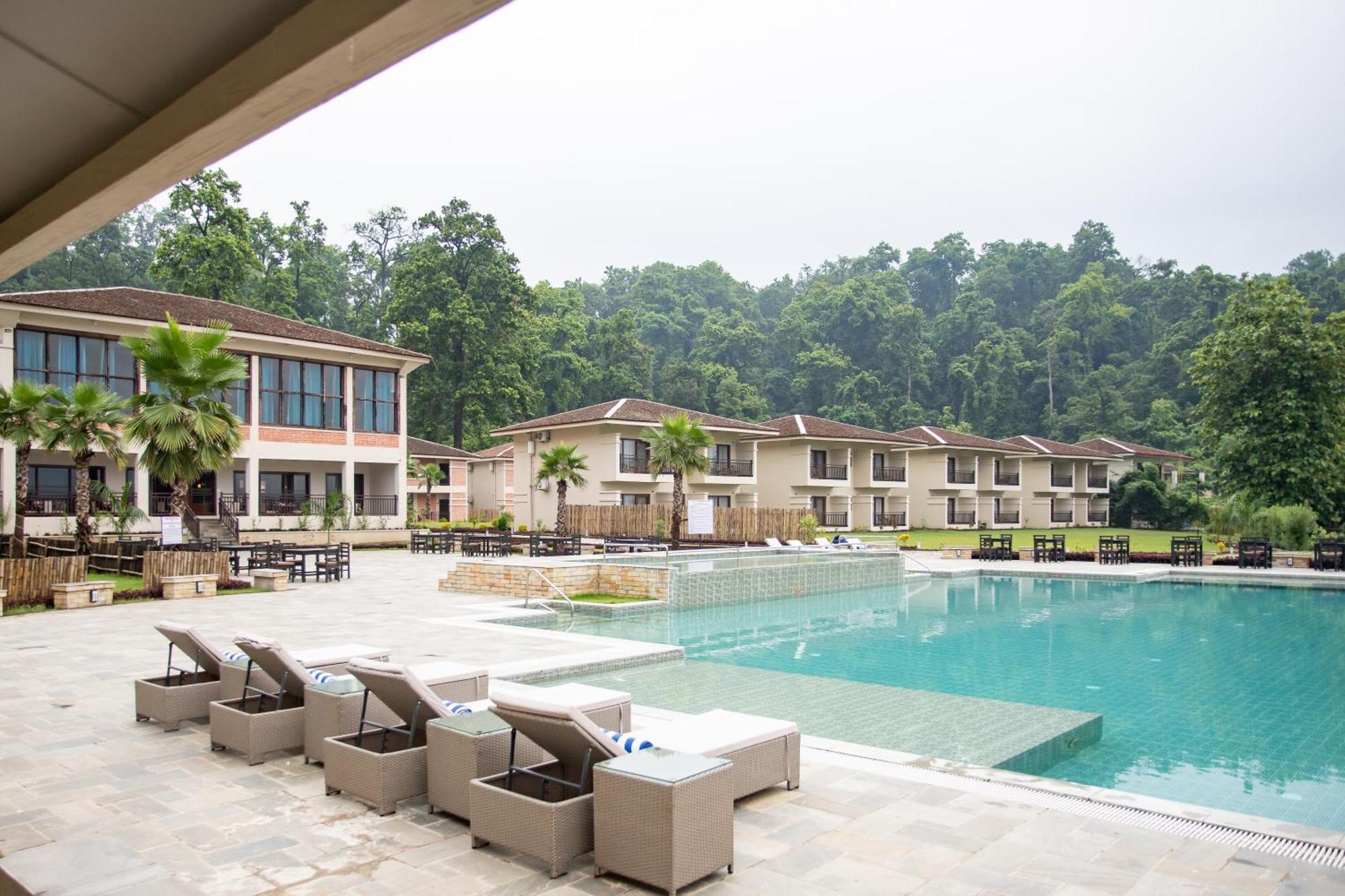 Regenta Resort & Spa By Riverside, Chitwan Exteriör bild