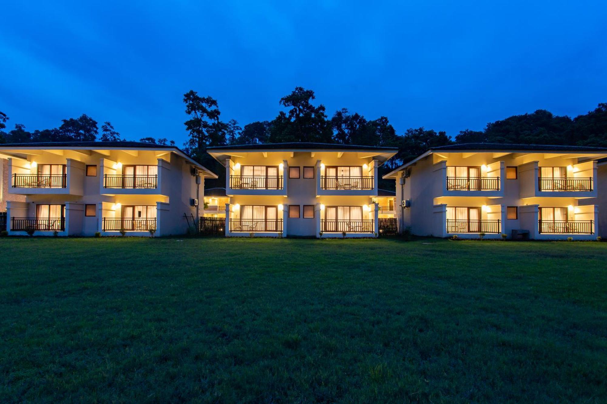 Regenta Resort & Spa By Riverside, Chitwan Exteriör bild